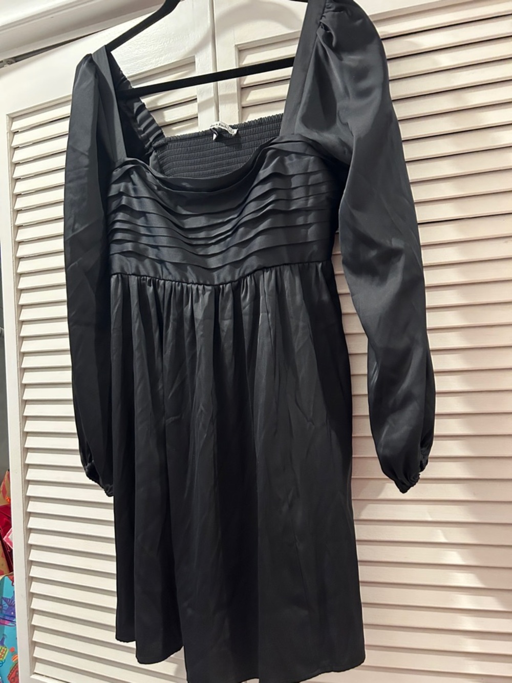 Abercrombie & Fitch Black Long-Sleeve baby doll dress. Puff-Sleeve Dress. L.